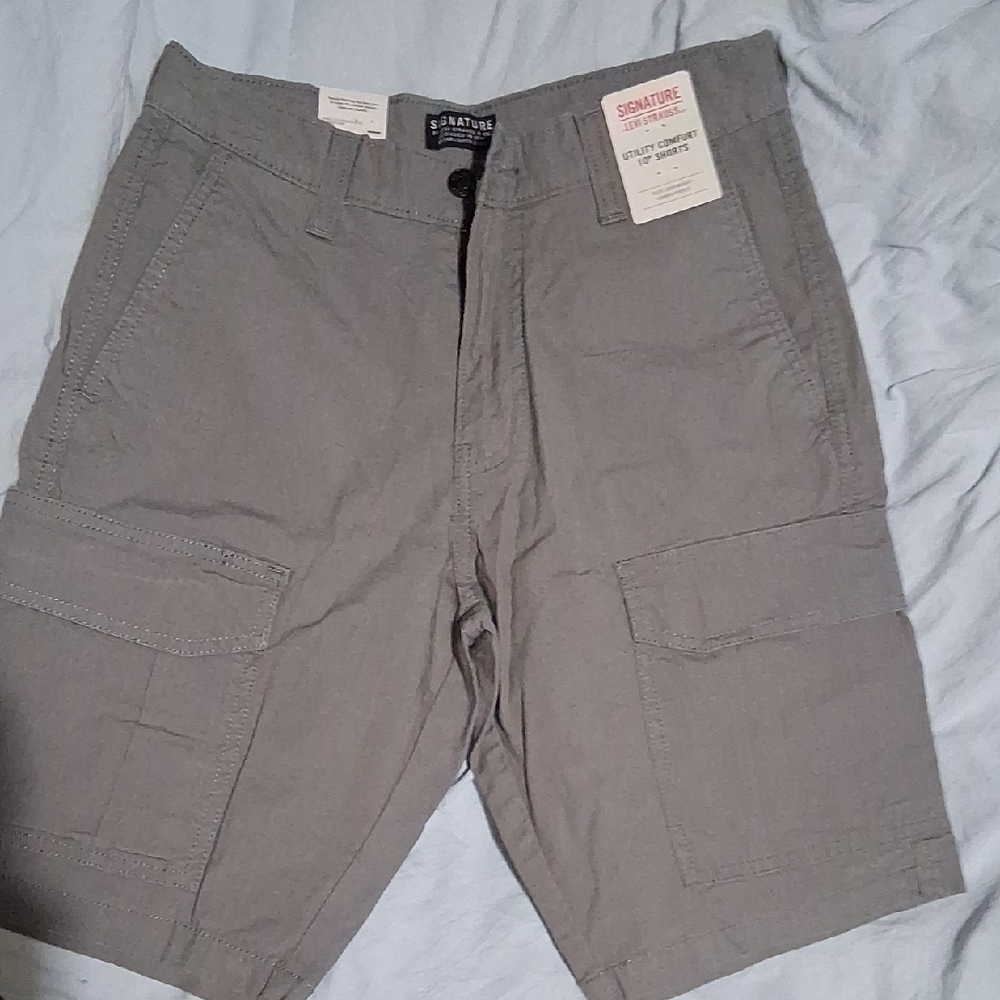 Signature Men's Cargo Shorts in Gray